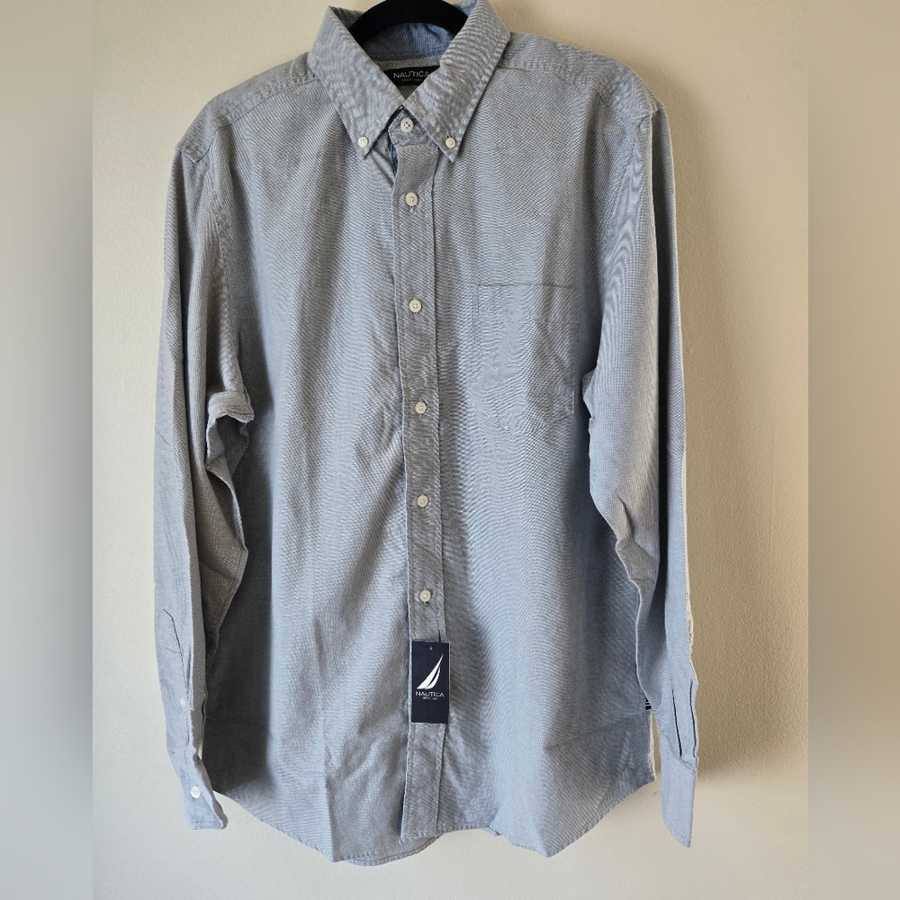 Nautica mens button up, size medium, light blue, chambre like, 100% cotton NWT